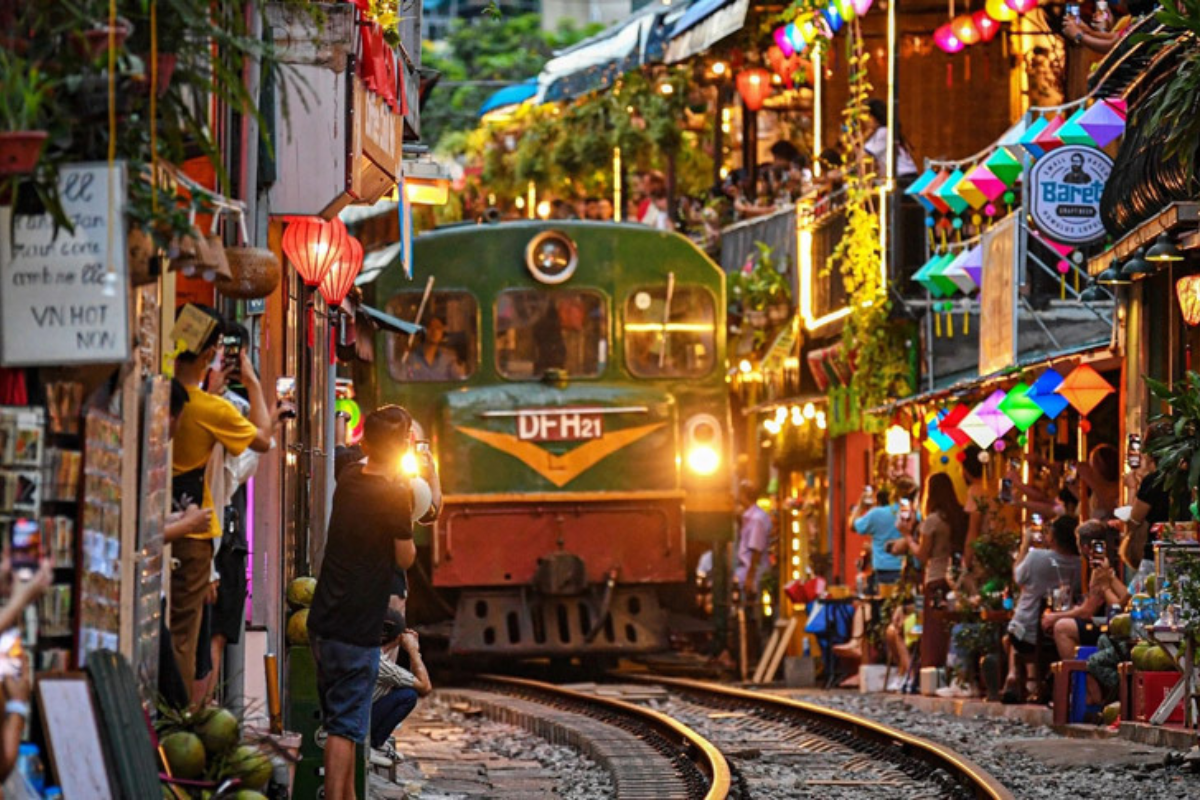 Hanoi Train Street